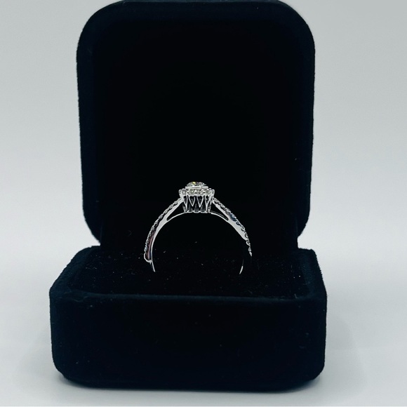 Round Brilliant .50 CT VS Lab Diamond Silver Ring - Picture 3 of 8